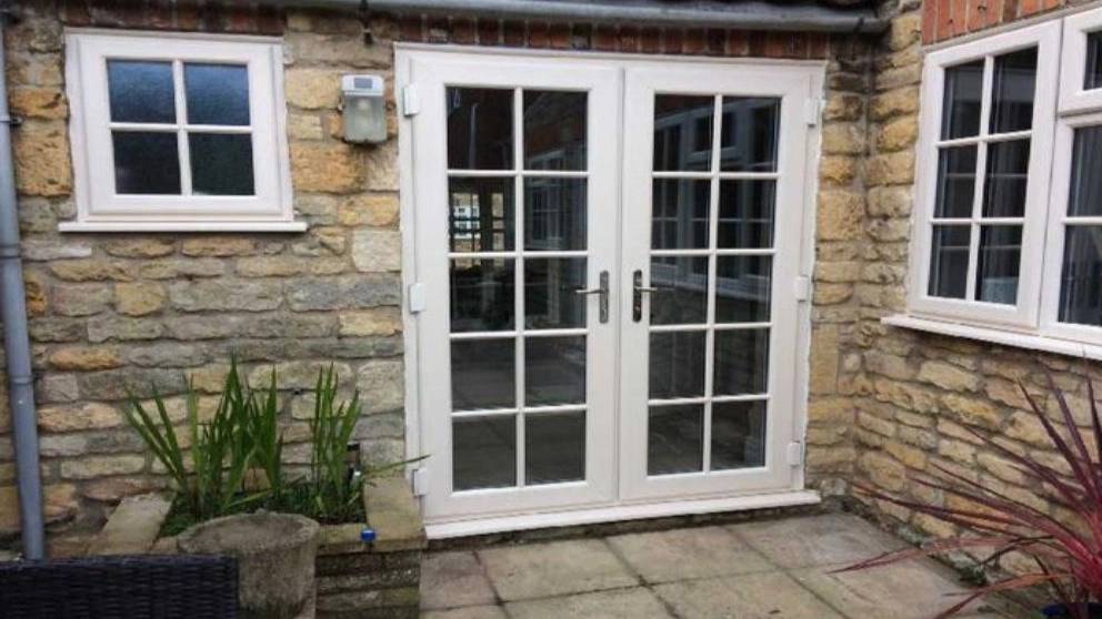 درب و پنجره دوجداره چیست؟